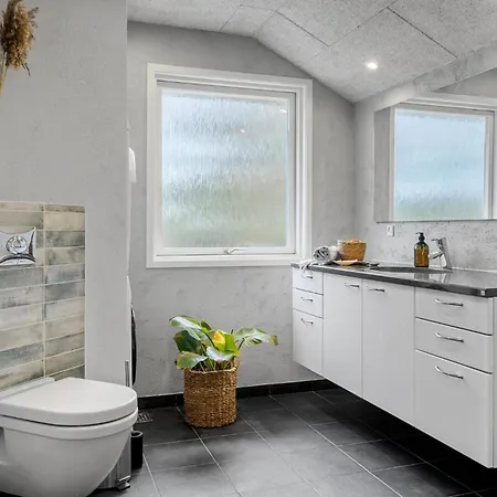 בית נופש Three-bedroom In *