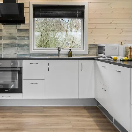 Three-bedroom In Holiday home *